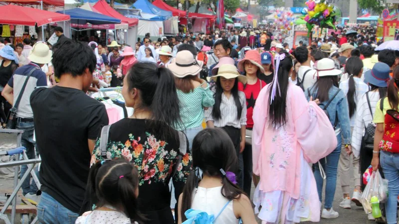 Dali Food Guide: What to Try Between Old Town, Xizhou and Erhai