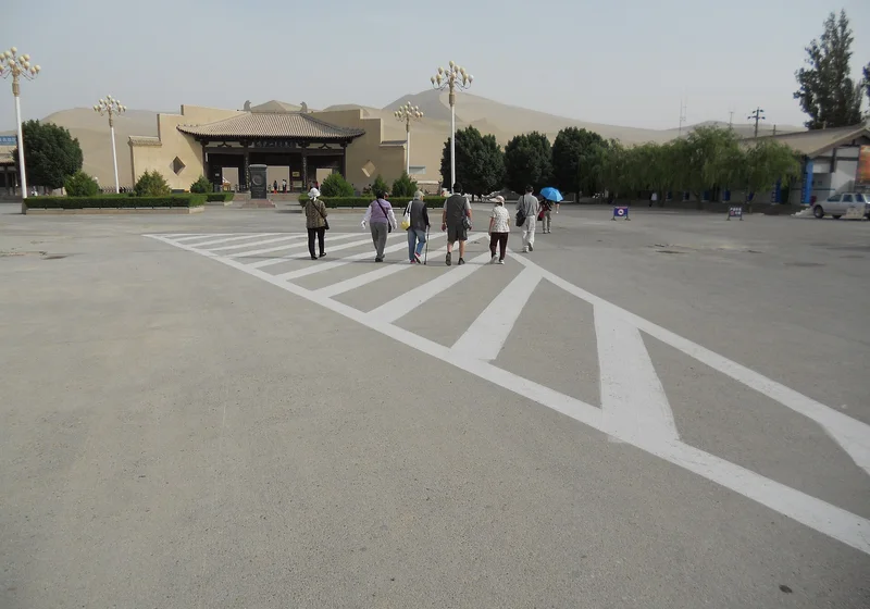 Dunhuang in Two Days: Mogao Caves, Mingsha Hill and a Realistic Silk Road Pace