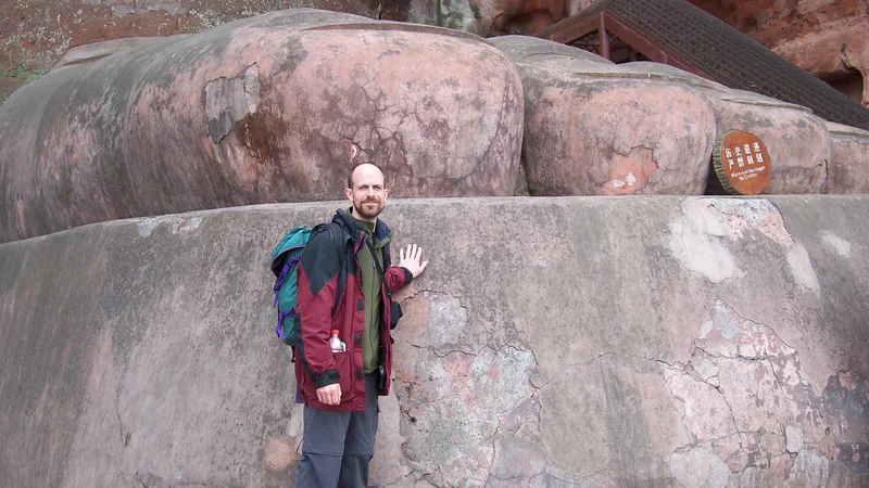 Leshan Giant Buddha and Mount Emei in One Day from Chengdu: Is It a Good Idea?