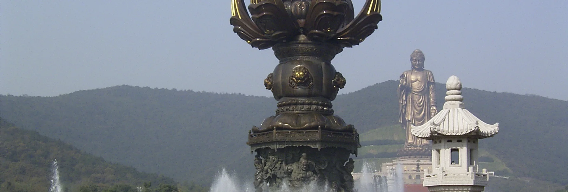 Lotus fountain and Lingshan Grand Buddha in the Wuxi scenic area