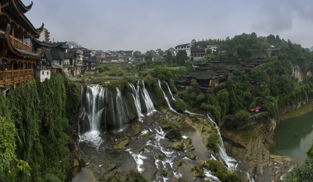 Furong Town Travel Guide: Waterfall and Zhangjiajie Route